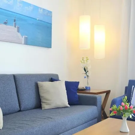 Lf 2 Bedrooms With Well Connected, Beach, Pool *