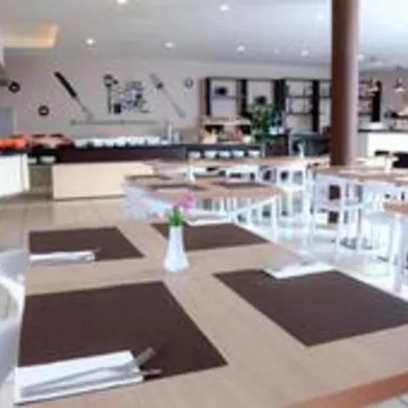 Lf 2 Bedrooms With Well Connected, Beach, Pool Apartament *