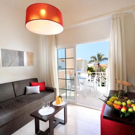 Lf 2 Bedrooms With Well Connected, Beach, Pool Apartment *