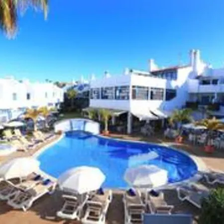 Apartment Lf 2 Bedrooms With Well Connected, Beach, Pool